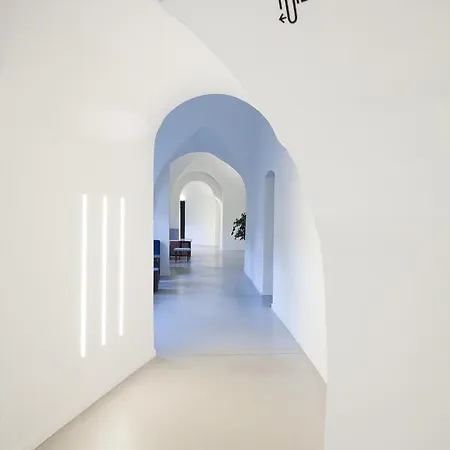 Long Story Short Hostel&café