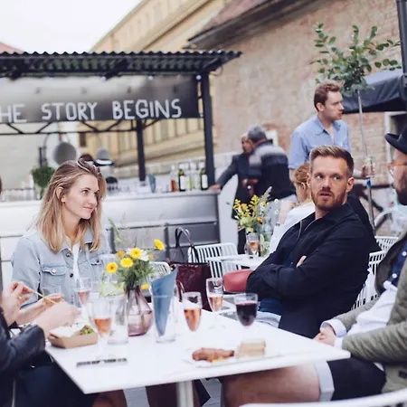 Long Story Short & Cafe 호스텔