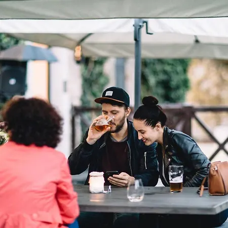 Long Story Short & Cafe Olomouc