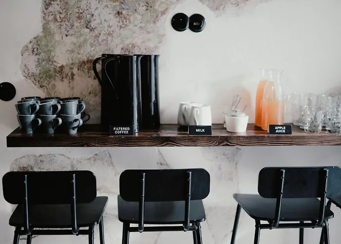 Long Story Short & Cafe