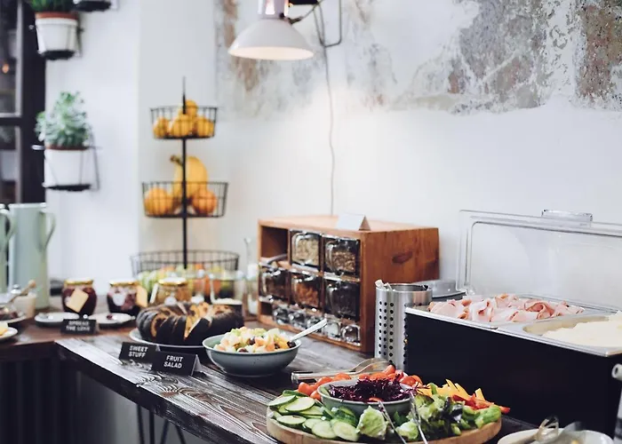 Long Story Short & Cafe